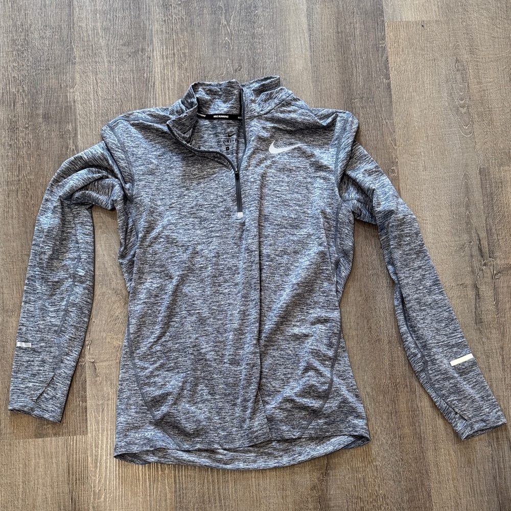 Nike Men’s Heathered Gray Long Sleeve Tee